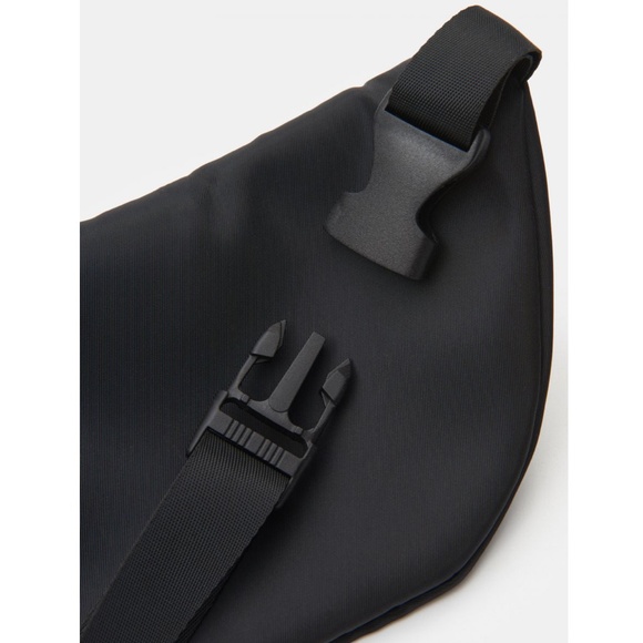 Keith Haring Fanny Pack Black Licensed Product NEW - Picture 5 of 5